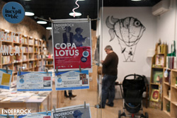 25x25 amb Copa Lotus a la llibreria Inexplicabre del barri de Sants (Barcelona) 